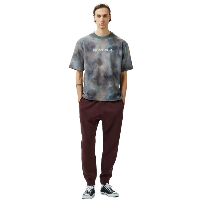 футболка season forest t-shirt по цене 1996 руб вид справа