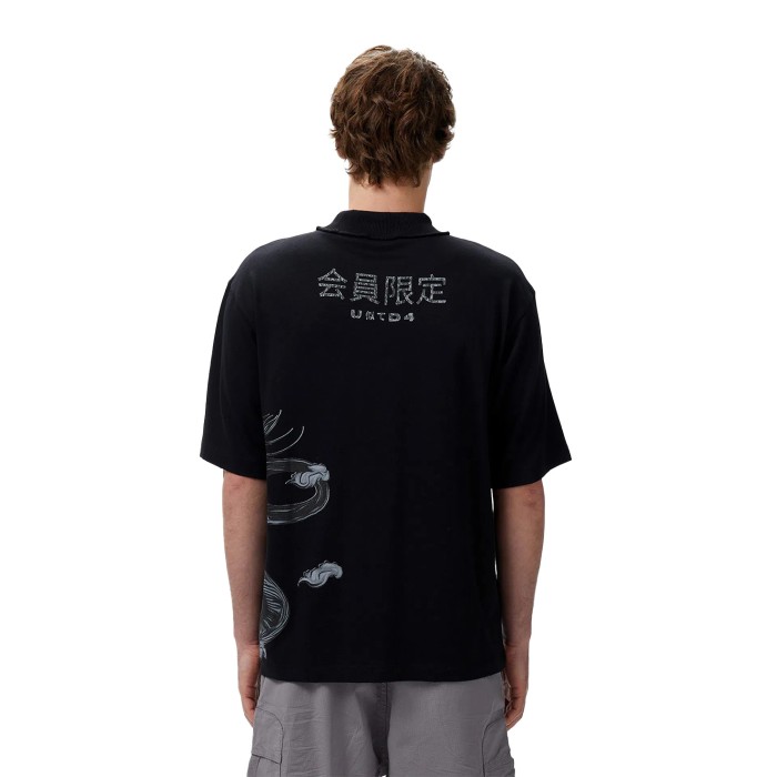 футболка t-shirt от известного бренда вид слева