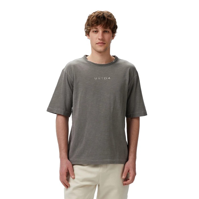 футболка t-shirt UNFUREAANTRASIT фотография