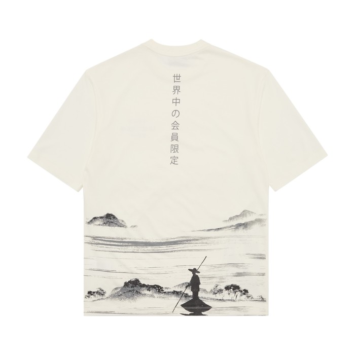 футболка t-shirt от известного бренда вид слева