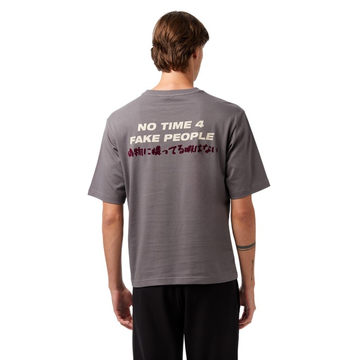 футболка t-shirt от известного бренда вид слева