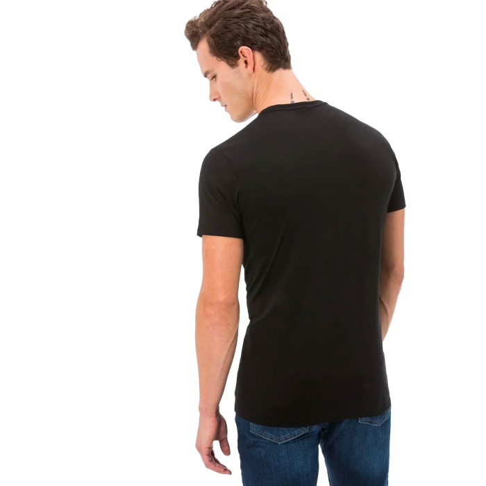 футболка t-shirt от бренда lacoste вид слева