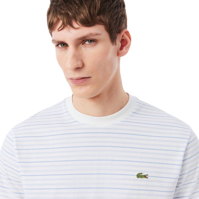 футболка t-shirt от бренда lacoste вид слева