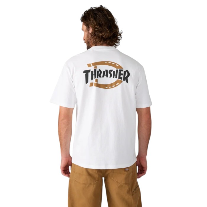 футболка thrasher x tee ss graphic от бренда dickies вид слева
