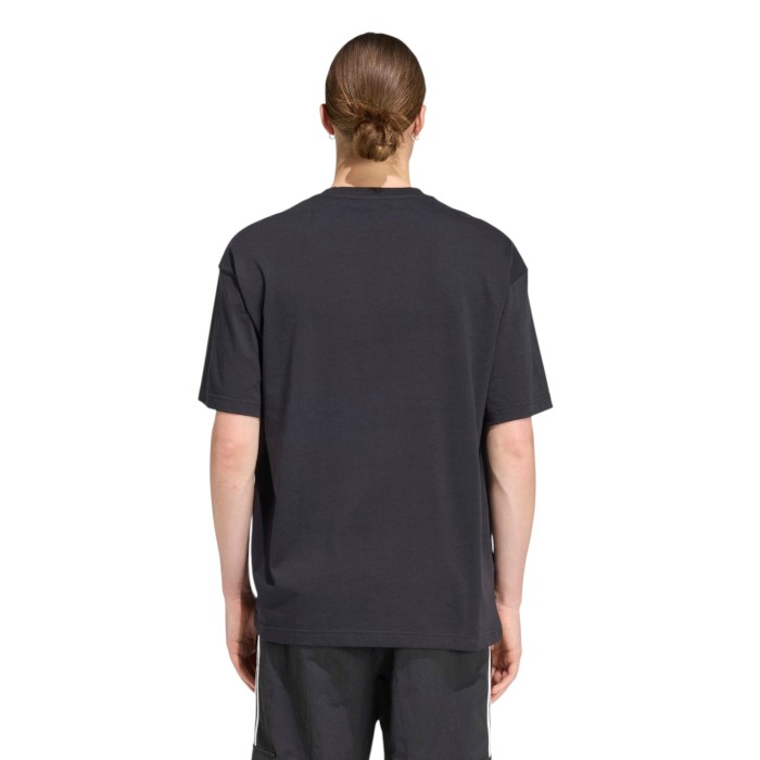 футболка trefoil t-shirt от бренда adidas вид слева