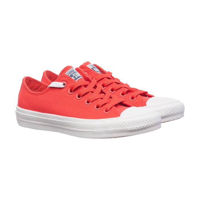 кеды chuck taylor all star ii от бренда converse вид слева