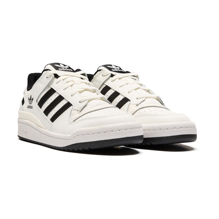 кеды forum low cl от бренда adidas вид слева