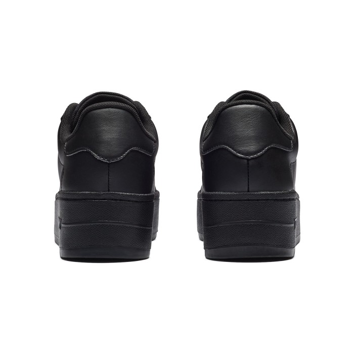 кеды sneakers по цене 8990 руб вид справа