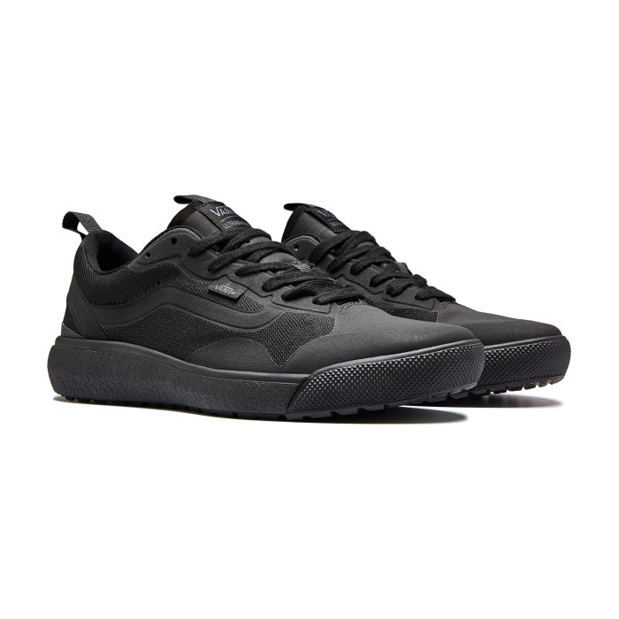 кеды ultrarange exo от известного бренда вид слева