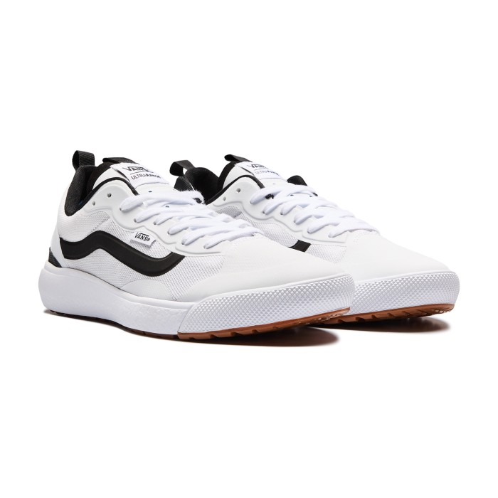 кеды ultrarange exo от известного бренда вид слева