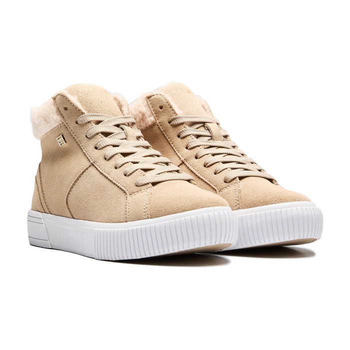 кеды vulc suede sneaker h от бренда tommy jeans вид слева