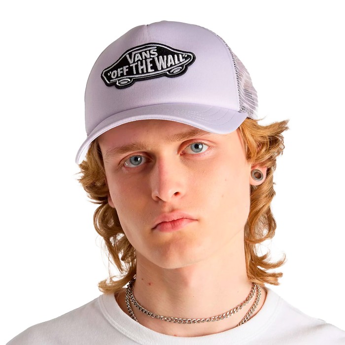 кепка classic patch curved bill trucker по цене 3392 руб вид справа