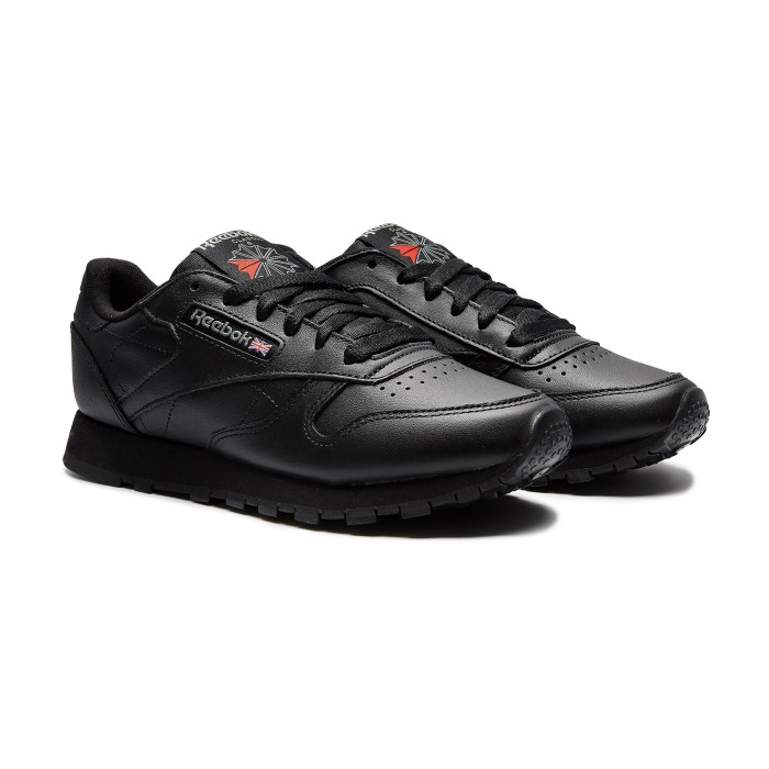 кроссовки classic leather от бренда reebok вид слева