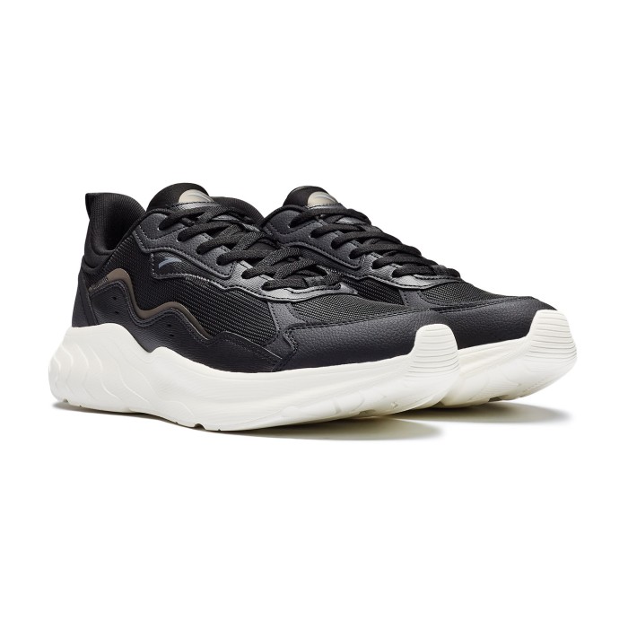 кроссовки dad shoes от известного бренда вид слева