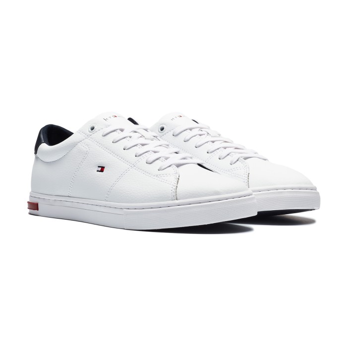 кроссовки essential leather de от бренда tommy hilfiger вид слева