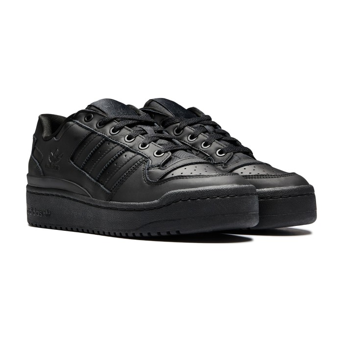 кроссовки forum bold stripes от бренда adidas вид слева