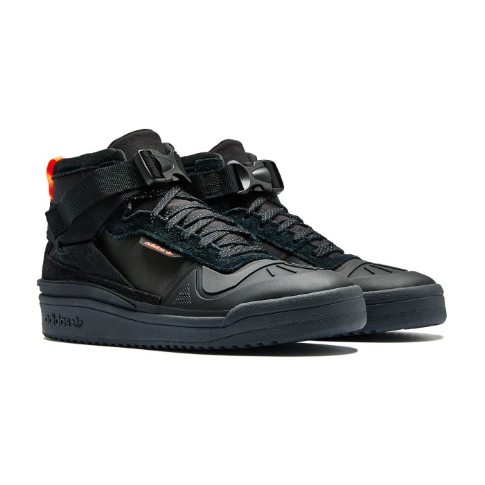кроссовки forum hi gore-tex от бренда adidas вид слева