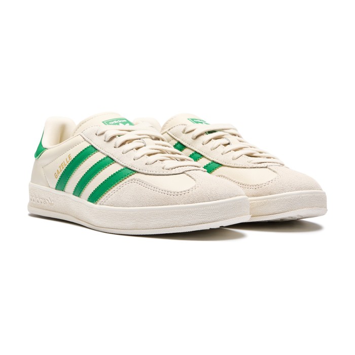 кроссовки gazelle indoor от бренда adidas вид слева