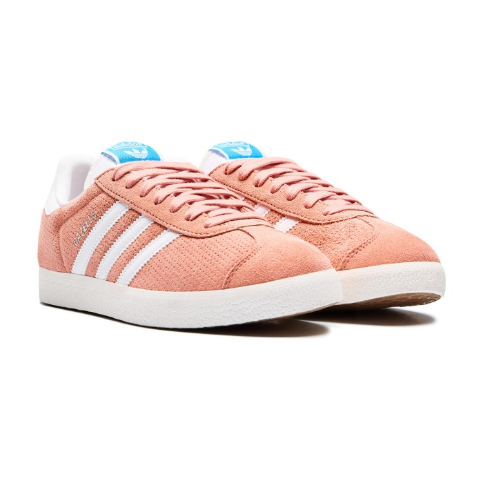 кроссовки gazelle от бренда adidas вид слева