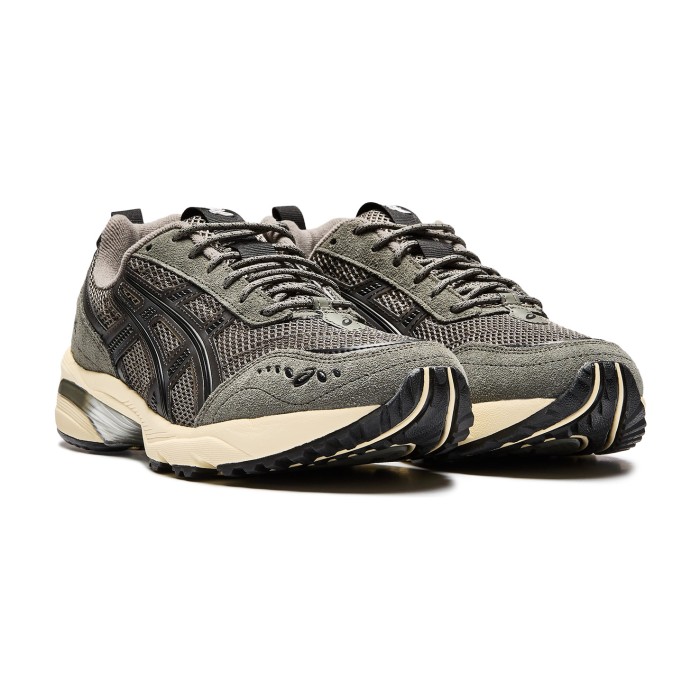 кроссовки gel1090 v2 от бренда asics вид слева