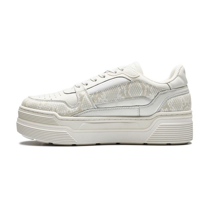кроссовки lifestyle court из италии вид сбоку