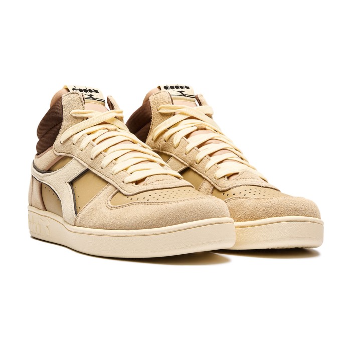 кроссовки magic basket demi cut suede leather от бренда diadora вид слева