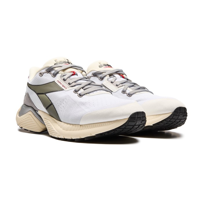 кроссовки mythos blushield vigore 2 от бренда diadora вид слева