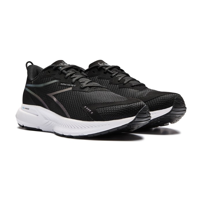 кроссовки mythos blushield volo 4 hip от бренда diadora вид слева