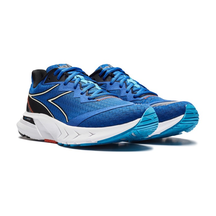 кроссовки mythos blushield от бренда diadora вид слева