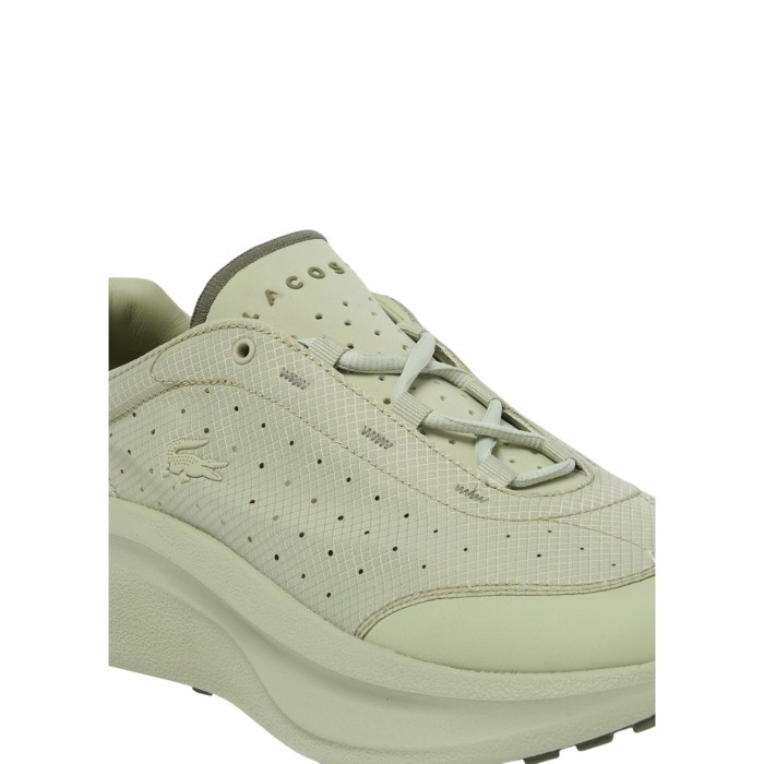 Товар зеленого цвета с внутренней стороны