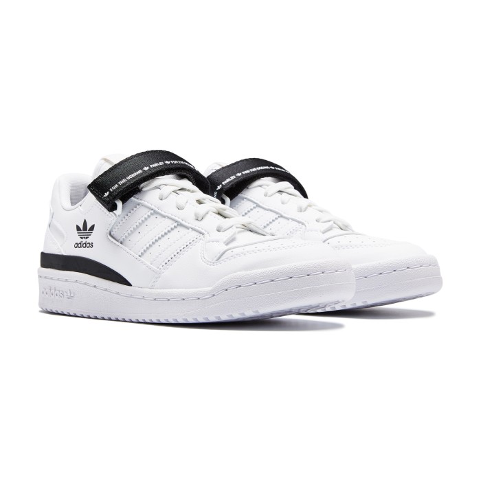 кроссовки originals x parley forum low от бренда adidas вид слева