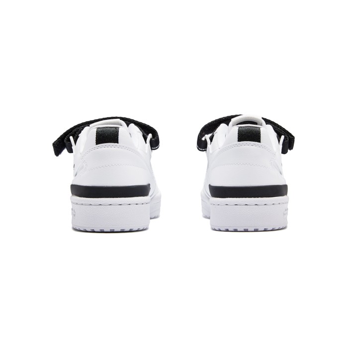 кроссовки originals x parley forum low по цене 4799 руб вид справа