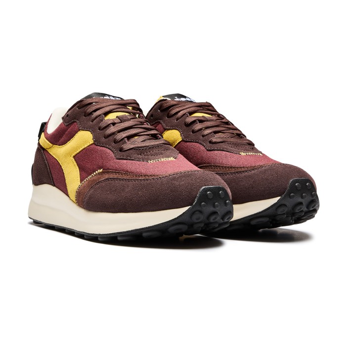 кроссовки race suede sw от бренда diadora вид слева