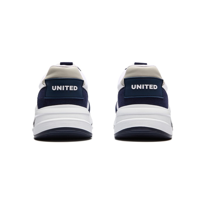 кроссовки sneakers по цене 4990 руб вид справа