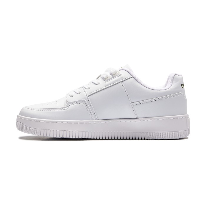 кроссовки sneakers - качественный продукт вид сбоку