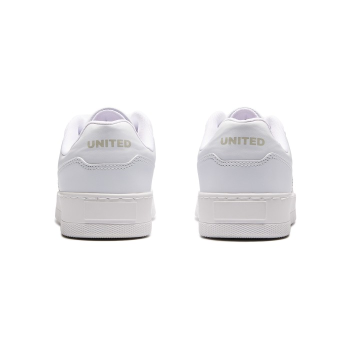 кроссовки sneakers по цене 3594 руб вид справа