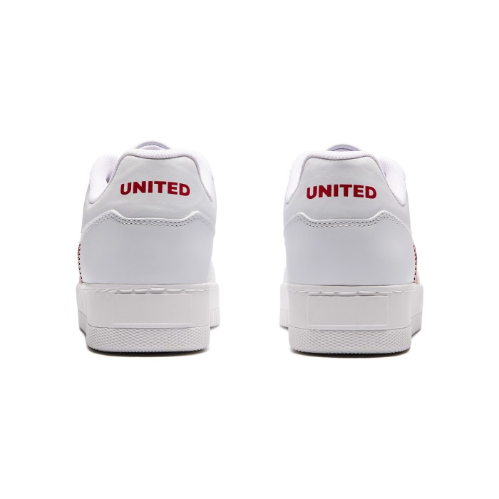 кроссовки sneakers по цене 6990 руб вид справа