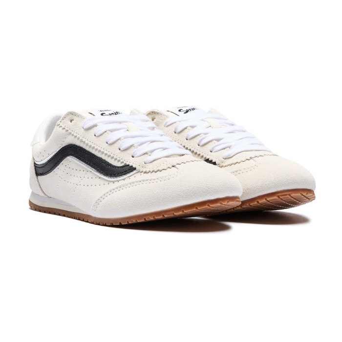 кроссовки super lowpro от известного бренда вид слева