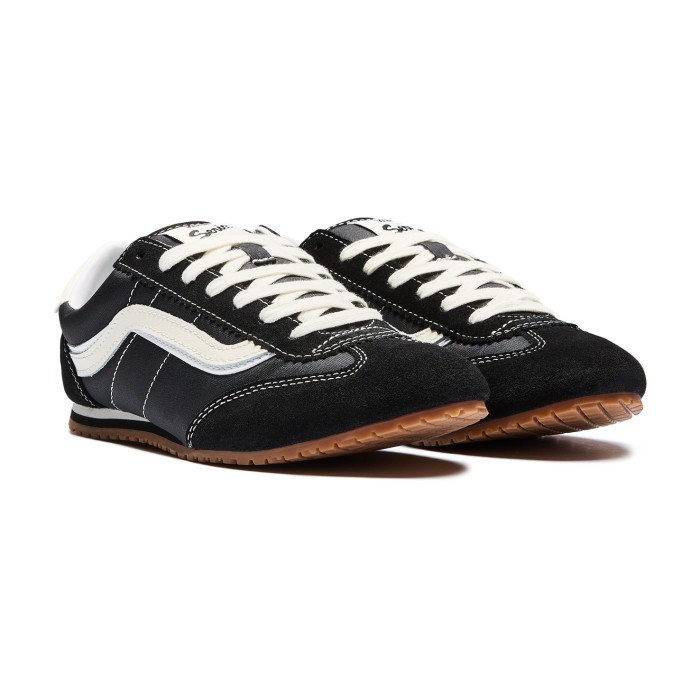кроссовки super lowpro от бренда vans вид слева