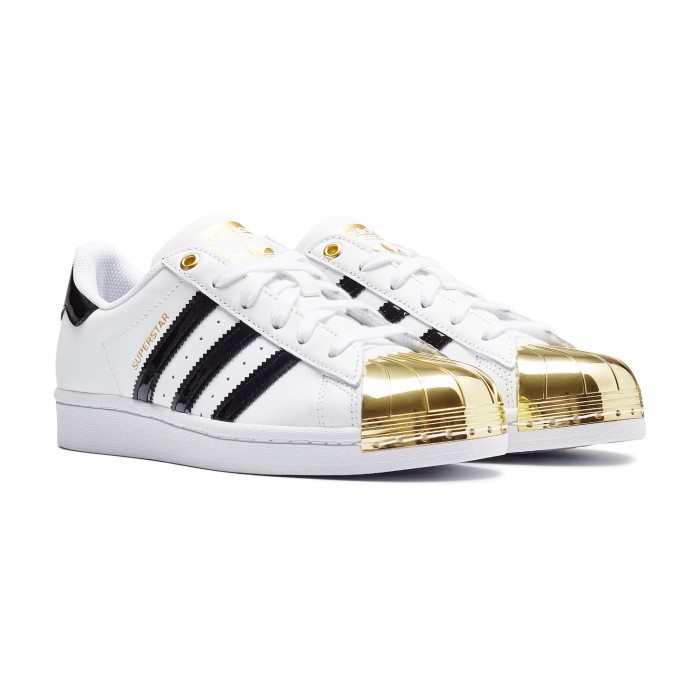 кроссовки superstar metal toe от бренда adidas вид слева