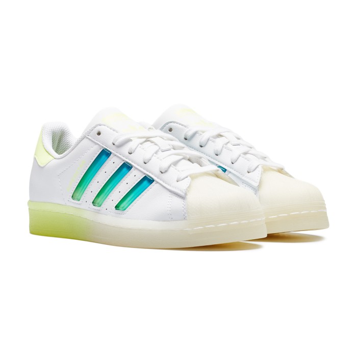 кроссовки superstar от бренда adidas вид слева