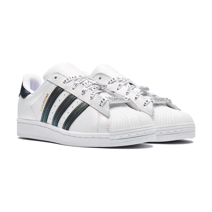 кроссовки superstar от бренда adidas вид слева