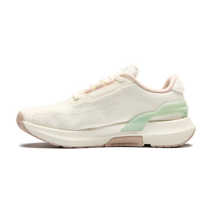 кроссовки trainer - качественный продукт вид сбоку