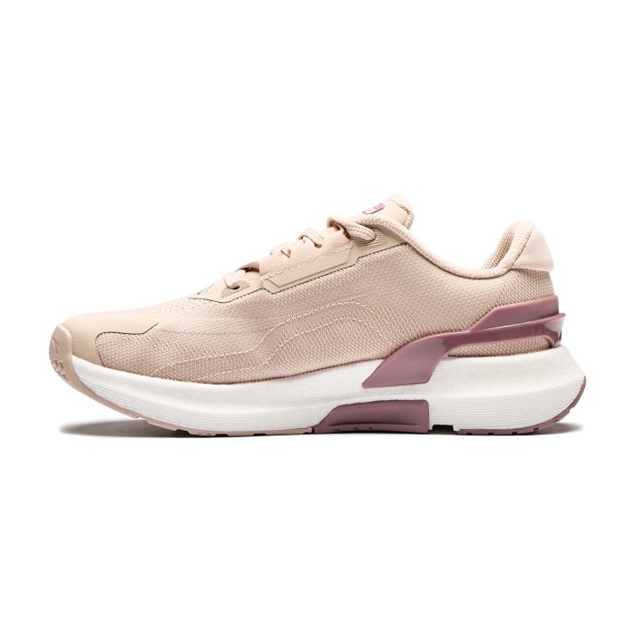 кроссовки trainer - качественный продукт вид сбоку