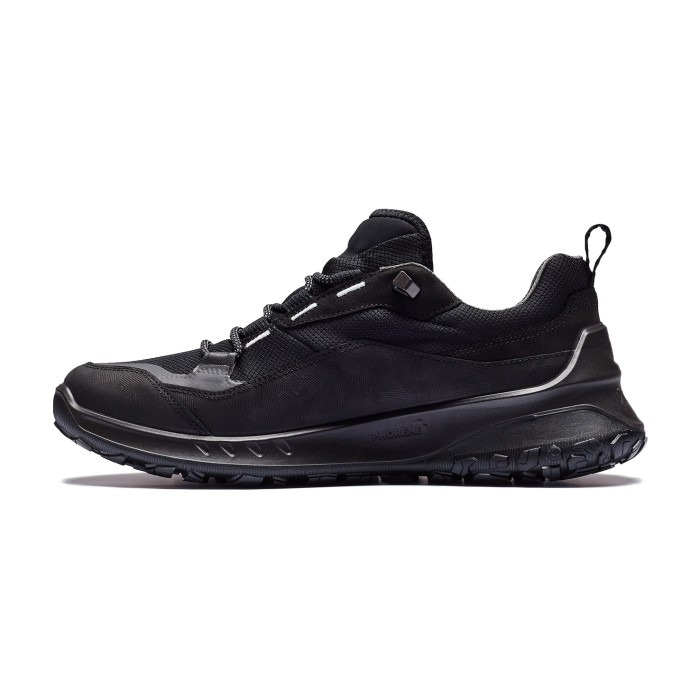 кроссовки ult-trn m waterproof из дании вид сбоку