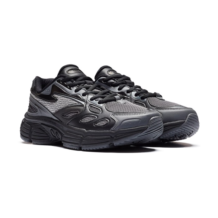 кроссовки w.jogging shoes от известного бренда вид слева