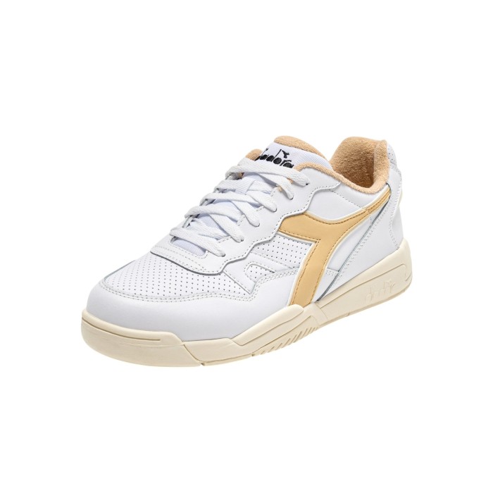 кроссовки winner от бренда diadora вид слева