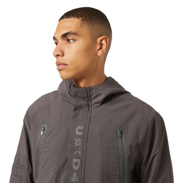 куртка os rain coat по цене 17990 руб вид справа