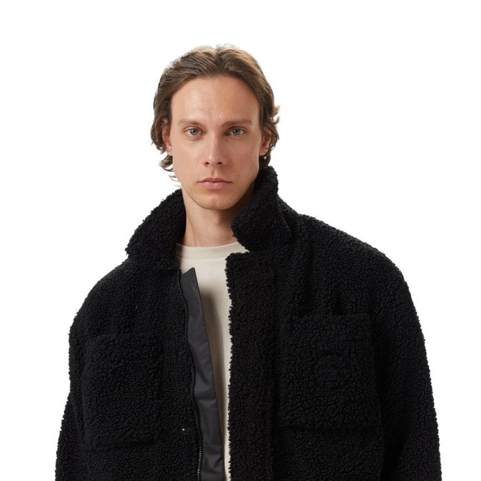 куртка outerwear по цене 15990 руб вид справа