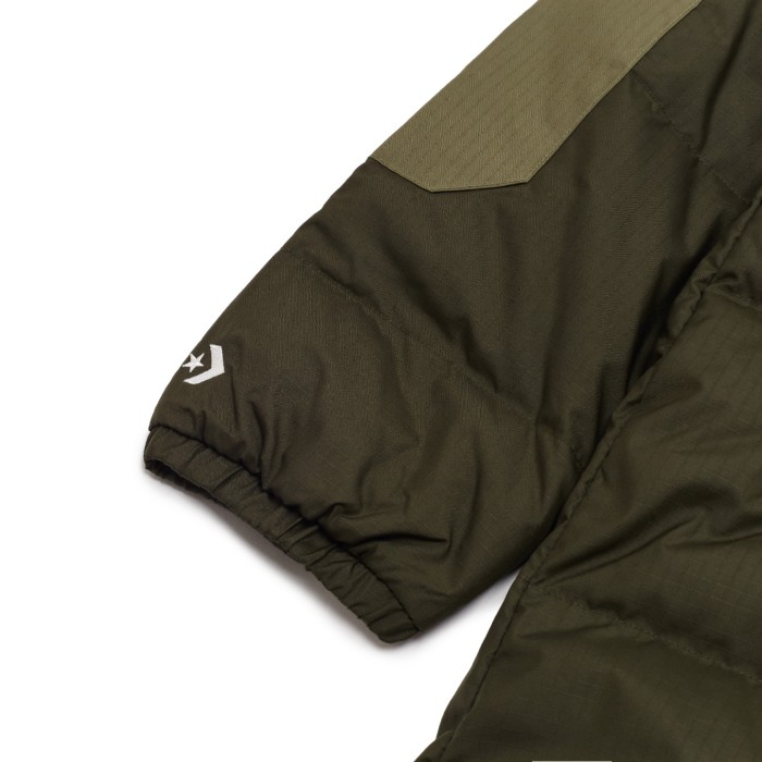 куртка short puffer по цене 19120 руб вид справа